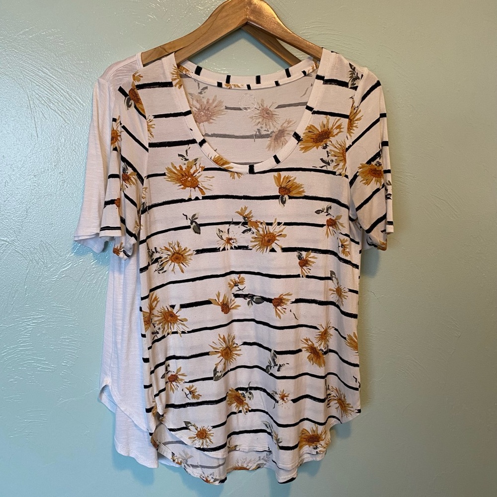 LOT of 2 Maurices T-Shirts, Womens Medium
